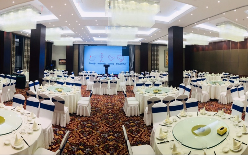 流光溢彩厅 [ 最大24桌 · 高0.0m · 无柱 ·  ]